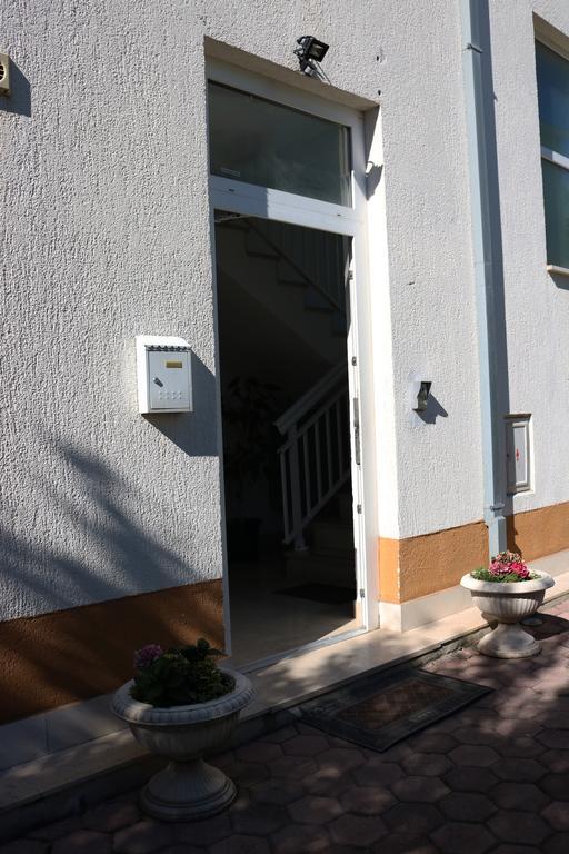 Guest House Ivo Stobrec Exterior photo